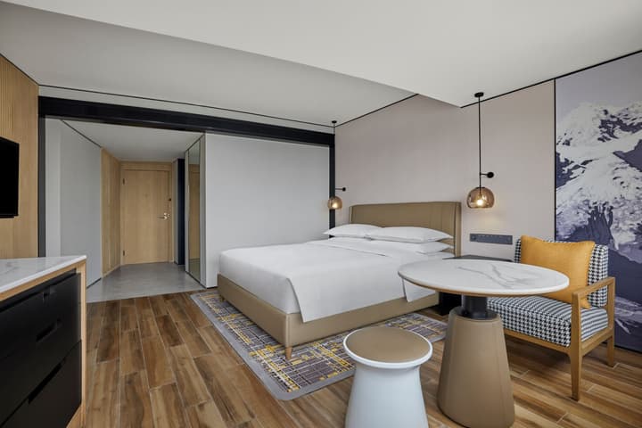 Sheraton Chengdu Lido Hotel