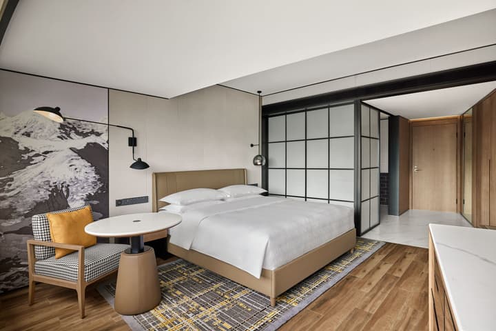 Sheraton Chengdu Lido Hotel