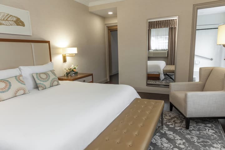 The Lord Nelson Hotel & Suites