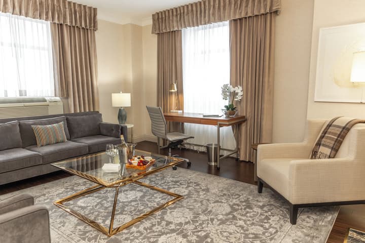 The Lord Nelson Hotel & Suites