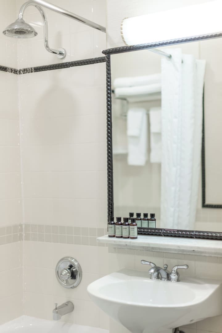 The Lord Nelson Hotel & Suites