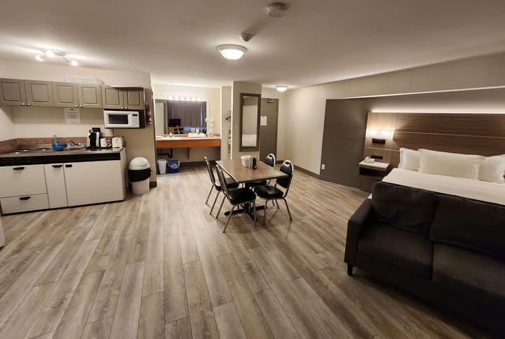 Days Inn & Conference Centre by Wyndham Penticton