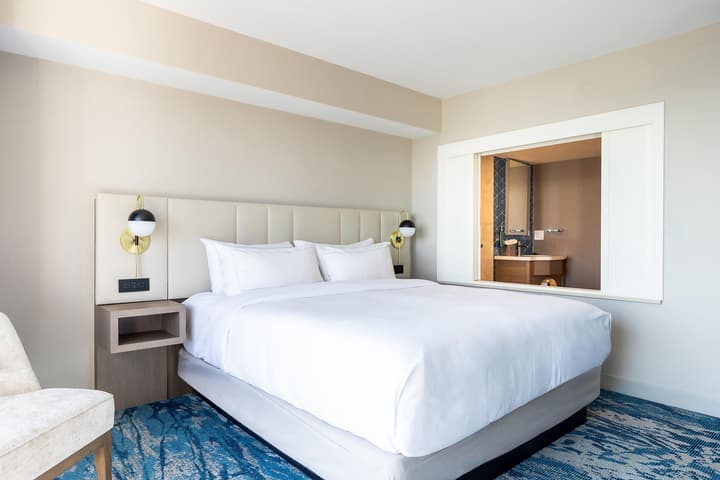 Hilton Niagara Falls/Fallsview Hotel & Suites