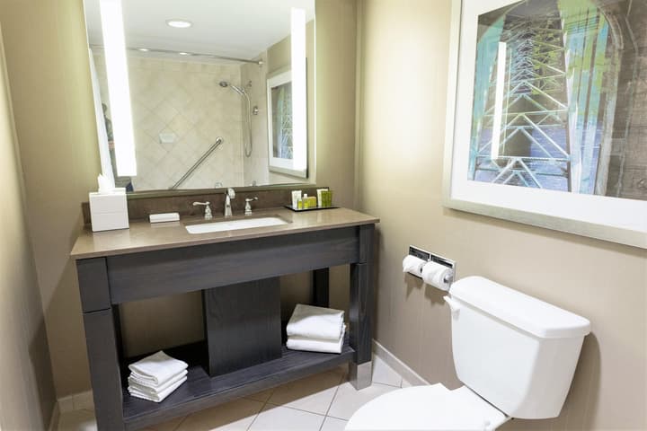 Hilton Niagara Falls/Fallsview Hotel & Suites