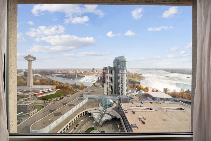 Hilton Niagara Falls/Fallsview Hotel & Suites