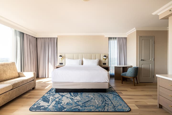 Hilton Niagara Falls/Fallsview Hotel & Suites