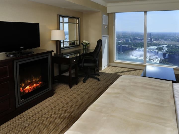 Hilton Niagara Falls/Fallsview Hotel & Suites