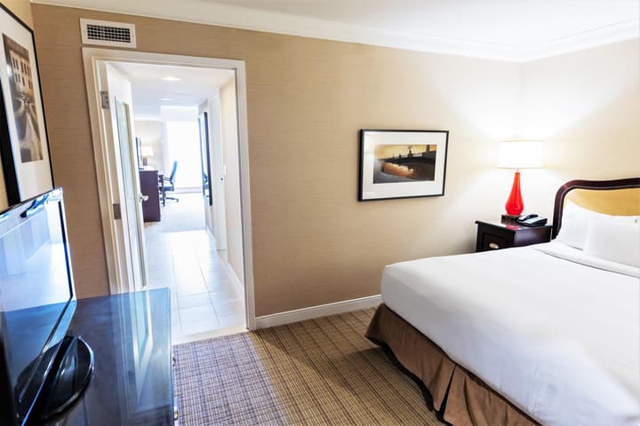Hilton Niagara Falls/Fallsview Hotel & Suites