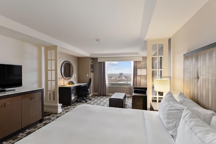 Hilton Niagara Falls/Fallsview Hotel & Suites
