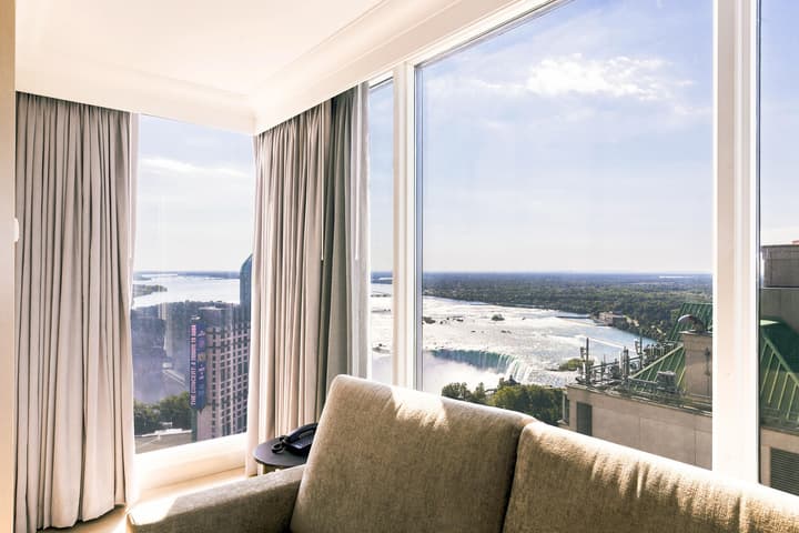 Hilton Niagara Falls/Fallsview Hotel & Suites