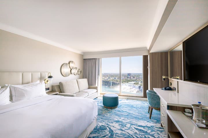 Hilton Niagara Falls/Fallsview Hotel & Suites