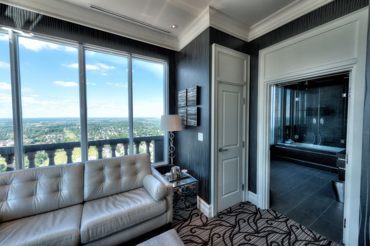 Hilton Niagara Falls/Fallsview Hotel & Suites