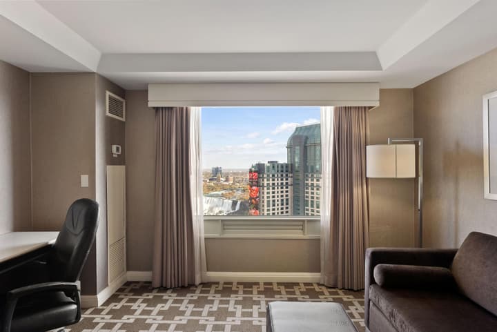 Hilton Niagara Falls/Fallsview Hotel & Suites