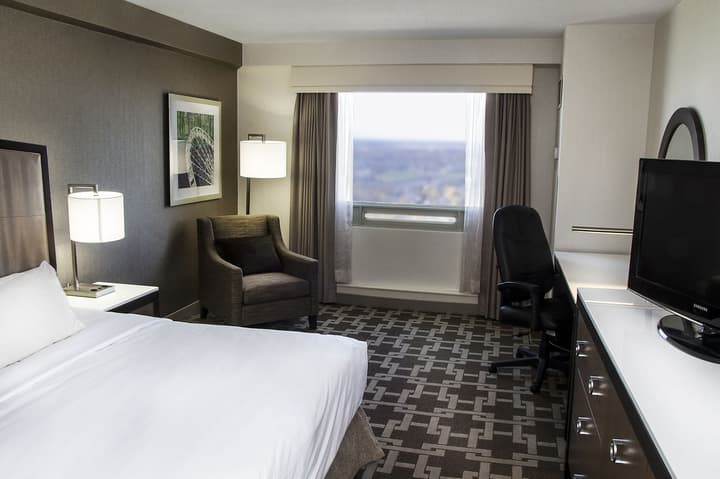 Hilton Niagara Falls/Fallsview Hotel & Suites