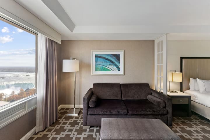 Hilton Niagara Falls/Fallsview Hotel & Suites