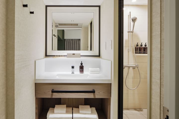 RIHGA Royal Hotel Osaka, Vignette Collection by IHG