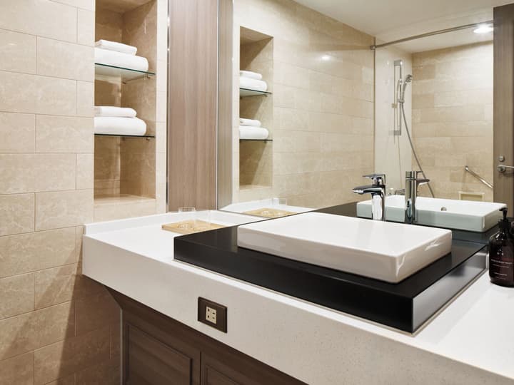 RIHGA Royal Hotel Osaka, Vignette Collection by IHG