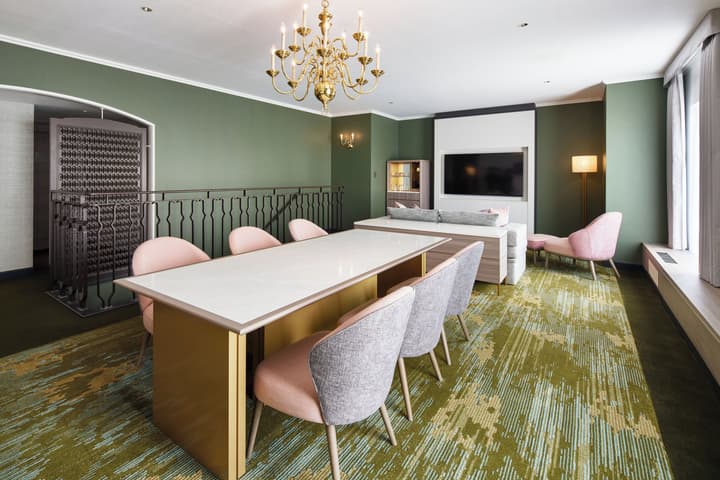 RIHGA Royal Hotel Osaka, Vignette Collection by IHG