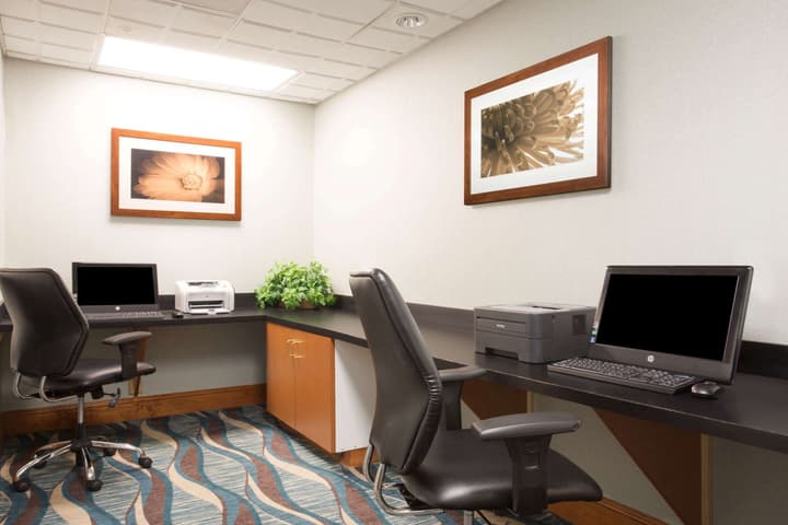 Wingate by Wyndham Raleigh South / Garner