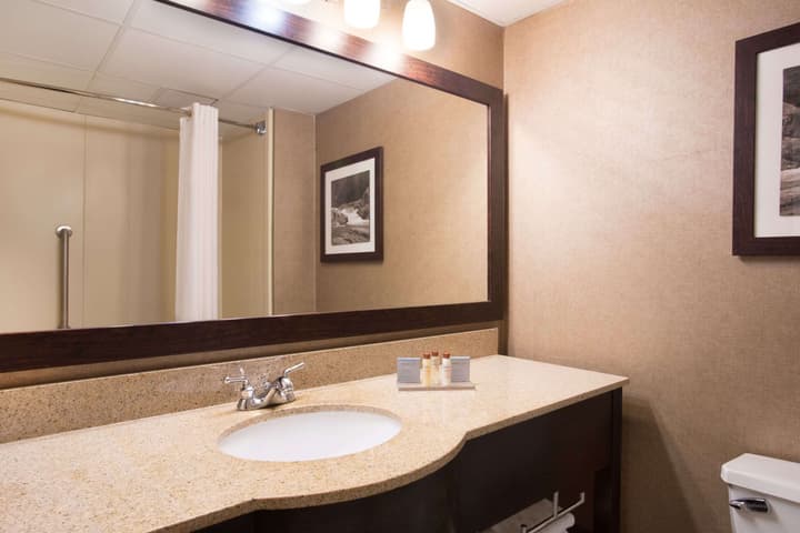 Wingate by Wyndham Raleigh South / Garner
