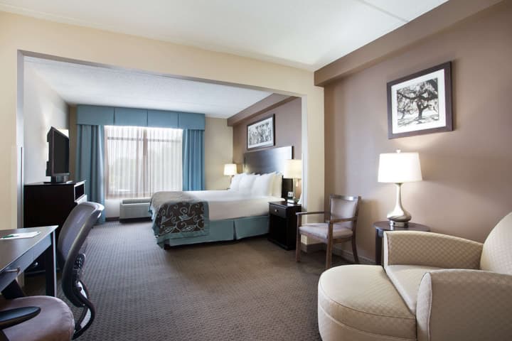 Wingate by Wyndham Raleigh South / Garner