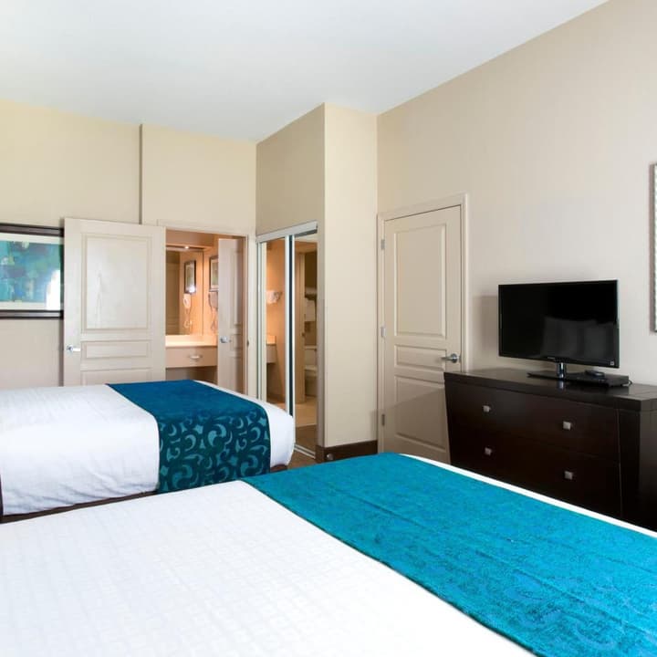 The Palms at 8303 - Lake Buena Vista