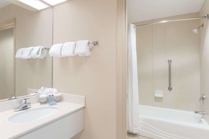 Hawthorn Extended Stay by Wyndham Orlando