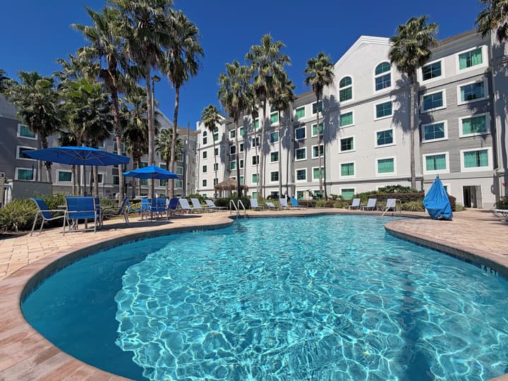 The Palms at 8303 - Lake Buena Vista