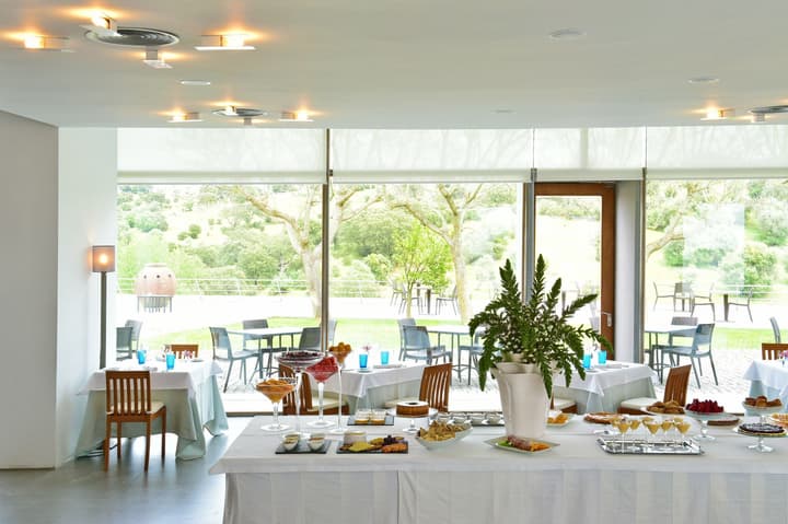 Pousada Convento de Arraiolos - Historic Hotel