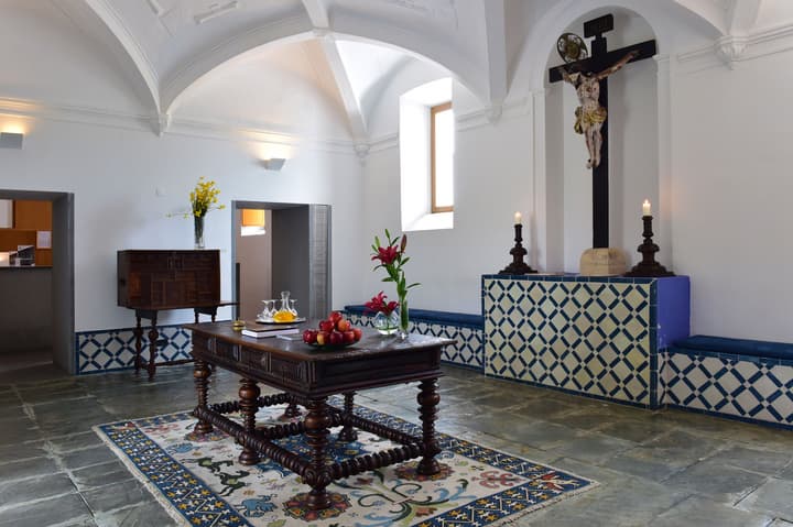 Pousada Convento de Arraiolos - Historic Hotel