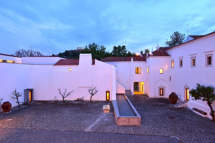 Pousada Convento de Arraiolos - Historic Hotel