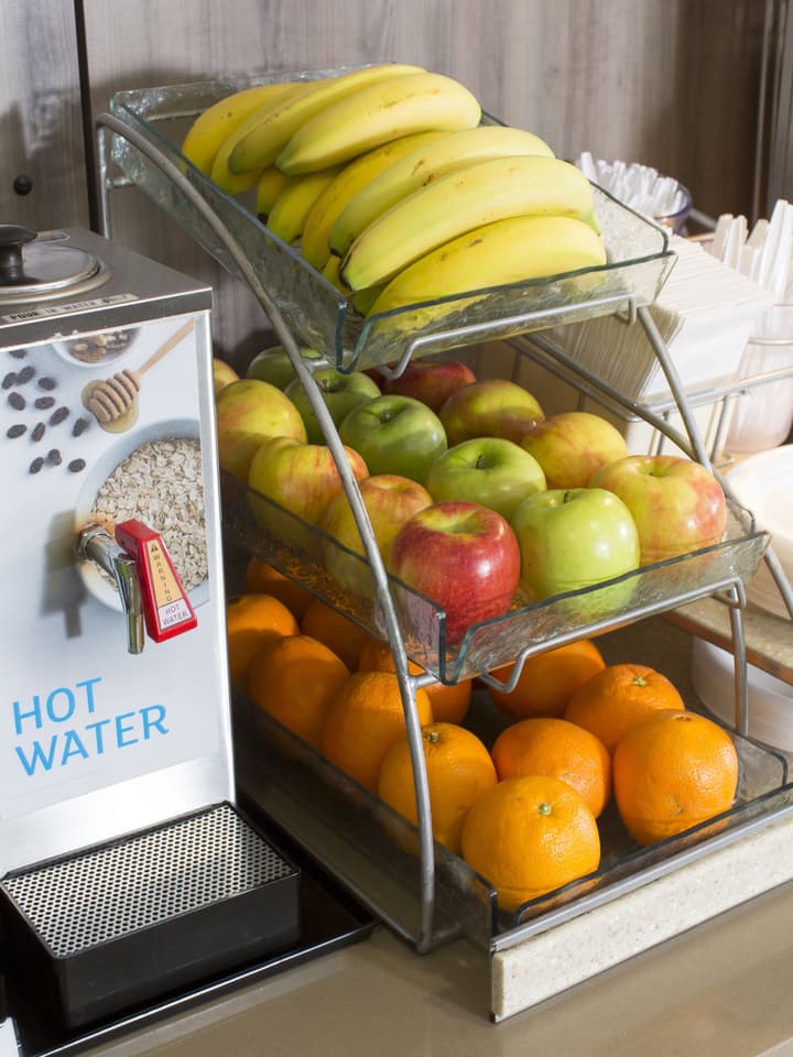 Holiday Inn Express & Suites DFW - Grapevine by IHG
