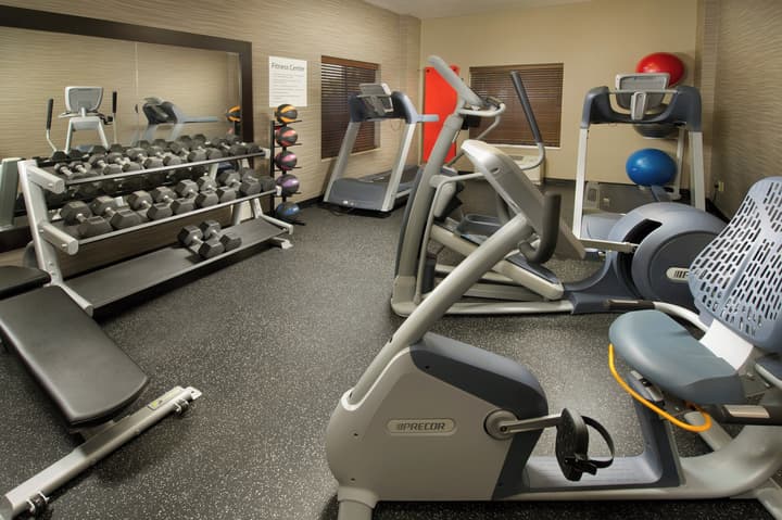 Holiday Inn Express & Suites DFW - Grapevine by IHG