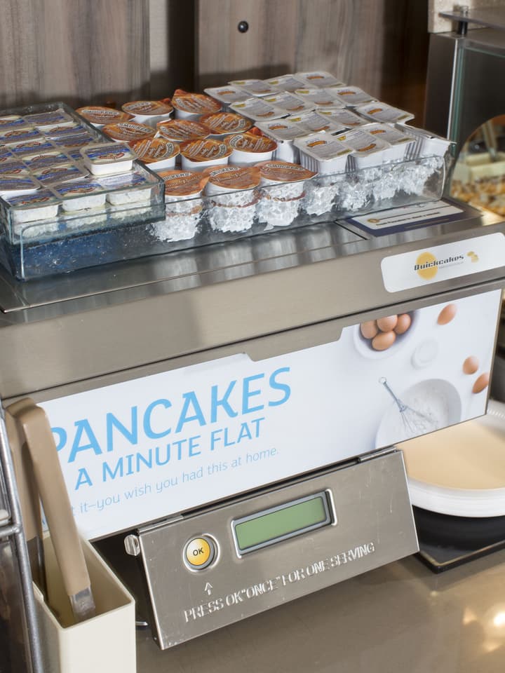 Holiday Inn Express & Suites DFW - Grapevine by IHG