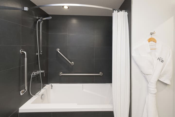 Hotel PUR Quebec, a Tribute Portfolio Hotel
