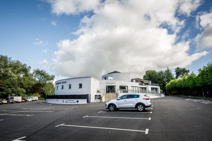 Waterfoot Hotel