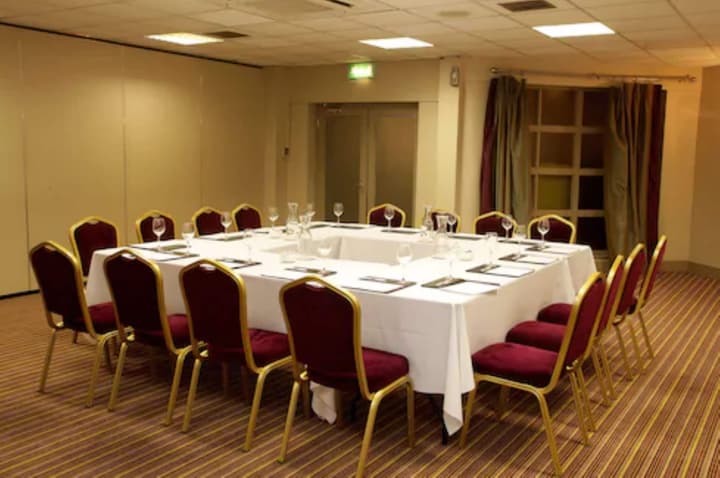 Waterfoot Hotel