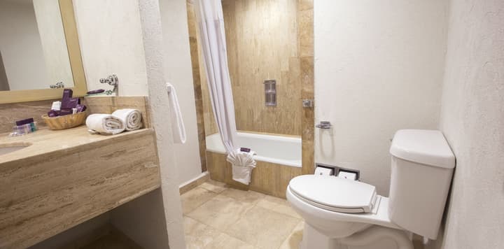 HS HOTSSON Hotel Acapulco