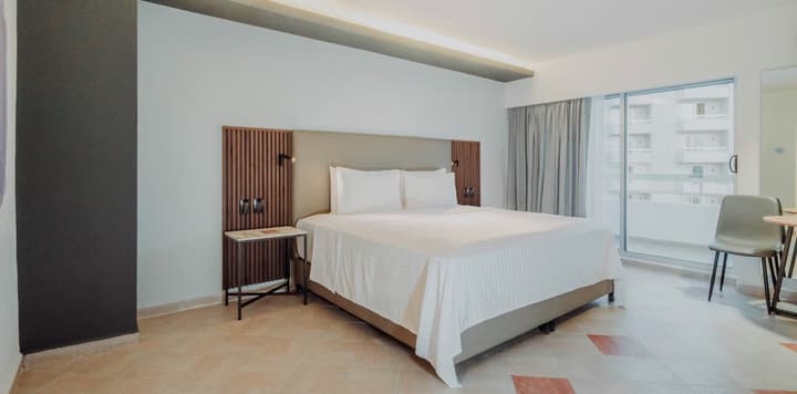 HS HOTSSON Hotel Acapulco