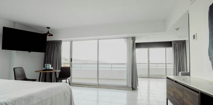 HS HOTSSON Hotel Acapulco