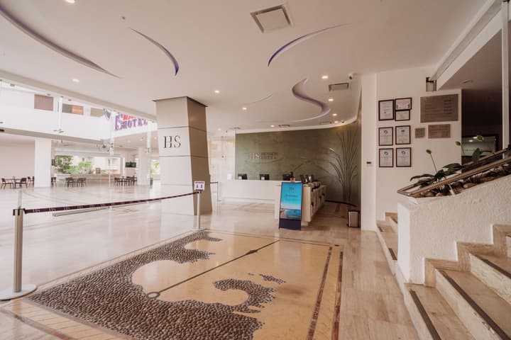 HS HOTSSON Hotel Acapulco