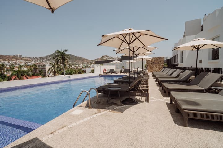 HS HOTSSON Hotel Acapulco