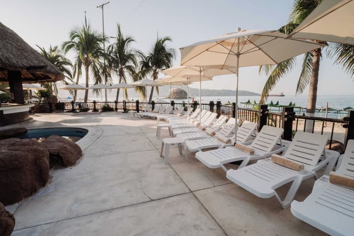 HS HOTSSON Hotel Acapulco