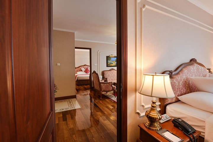 Hotel Grand Saigon