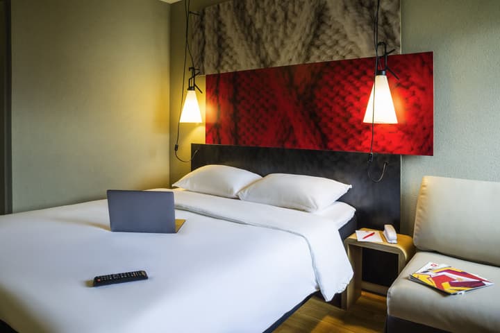 ibis Zurich City West