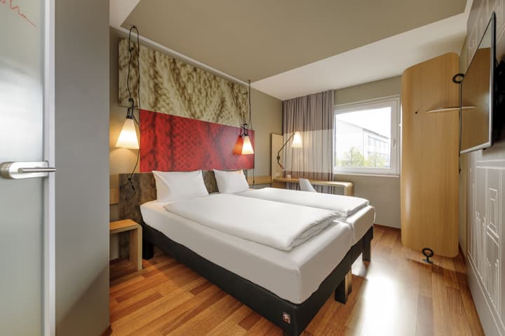 ibis Zurich City West