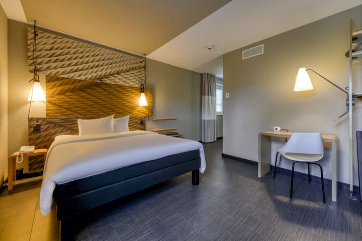ibis Zurich City West