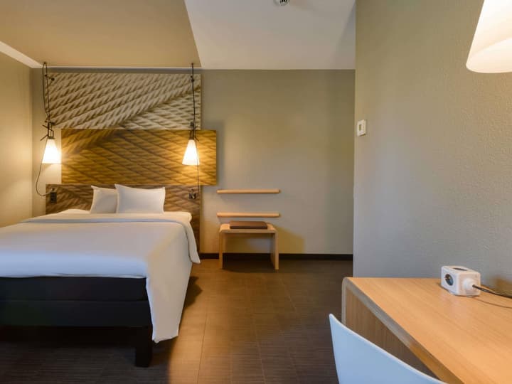 ibis Zurich City West