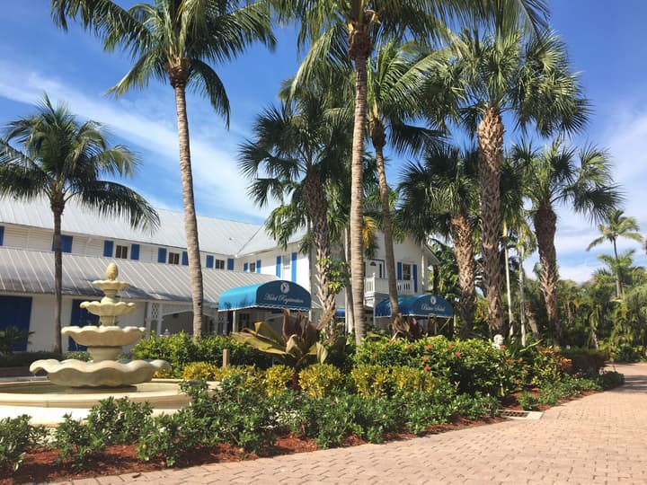 Olde Marco Island Inn and Suites