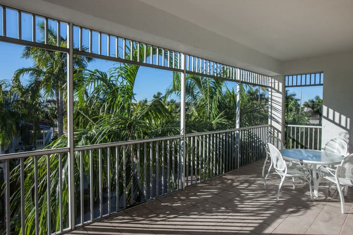 Olde Marco Island Inn and Suites